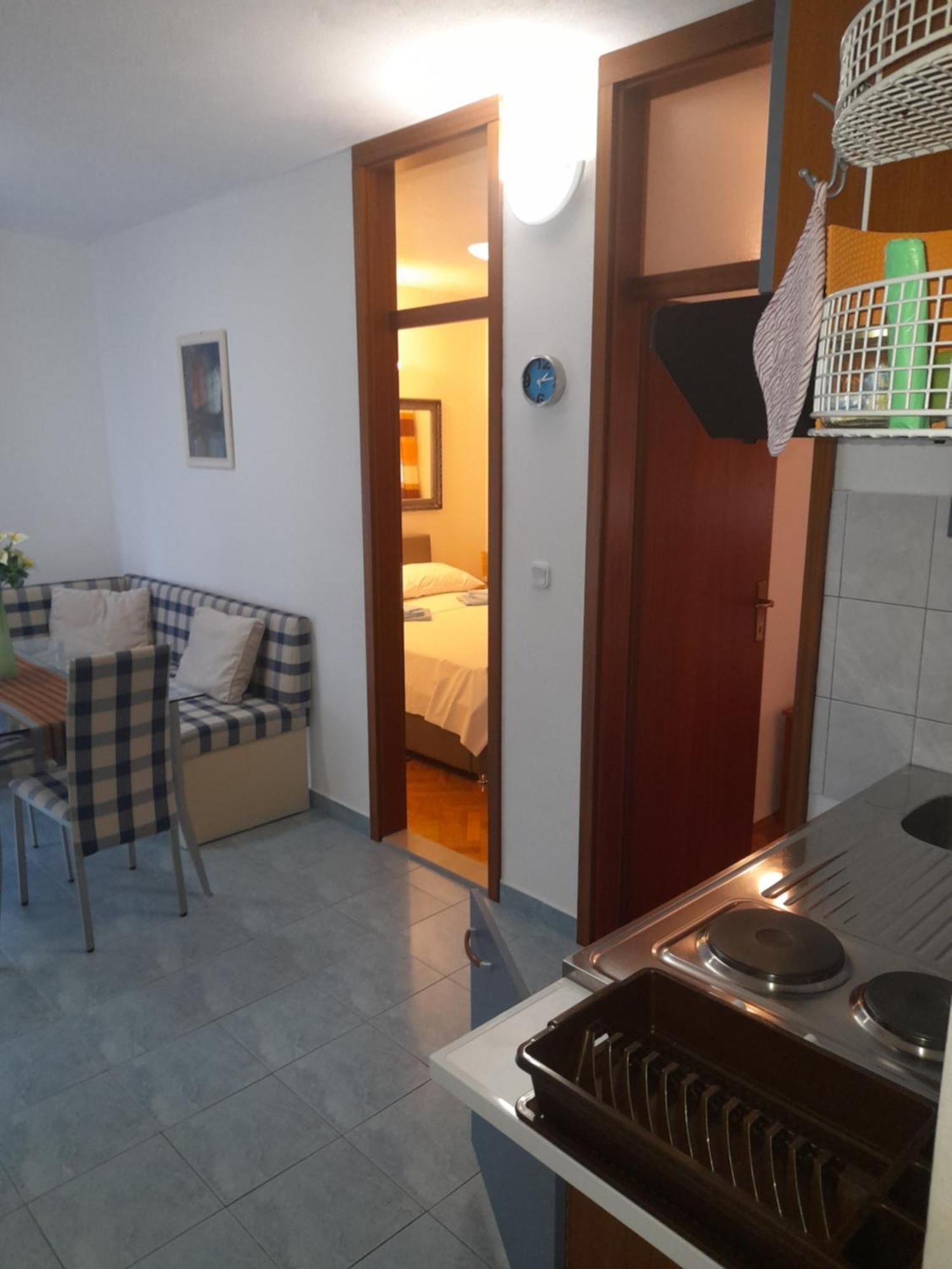 Nives B. Apartment Supetar Exterior foto
