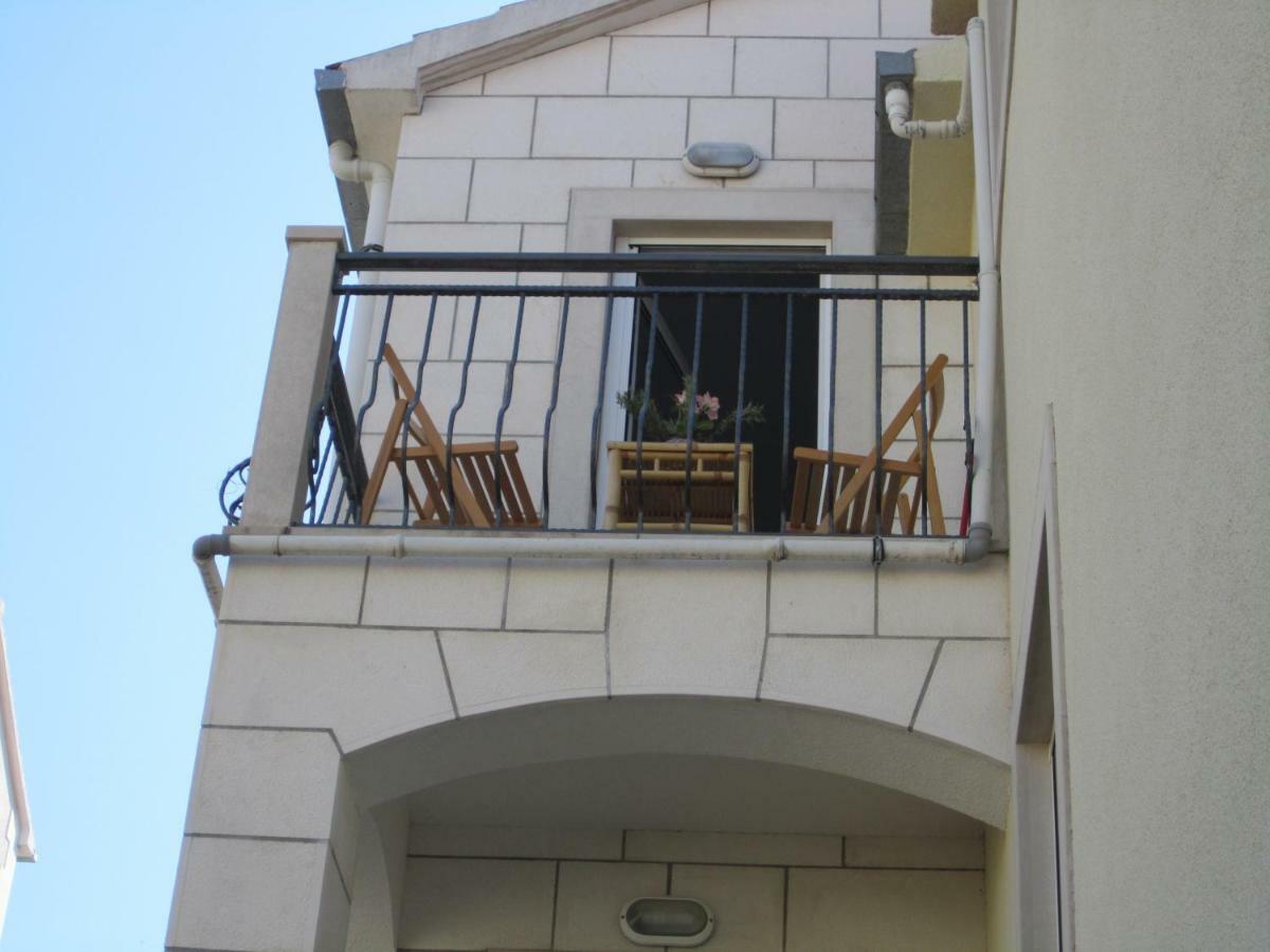 Nives B. Apartment Supetar Exterior foto