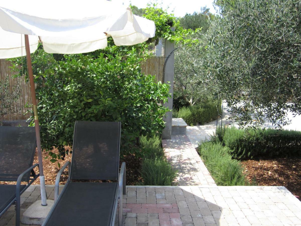 Nives B. Apartment Supetar Exterior foto