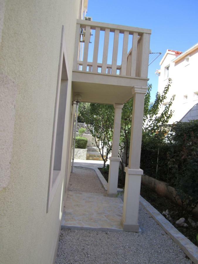 Nives B. Apartment Supetar Exterior foto