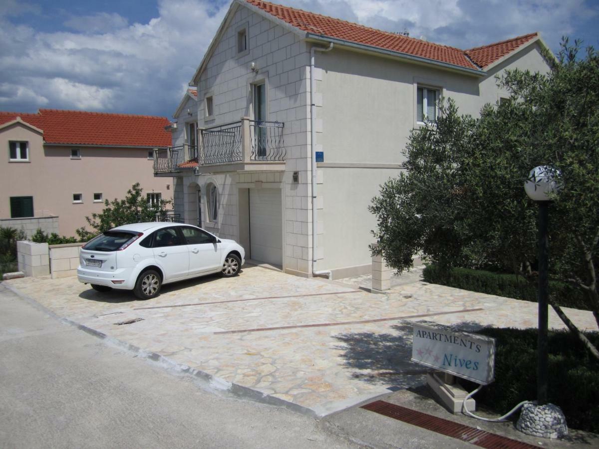 Nives B. Apartment Supetar Exterior foto