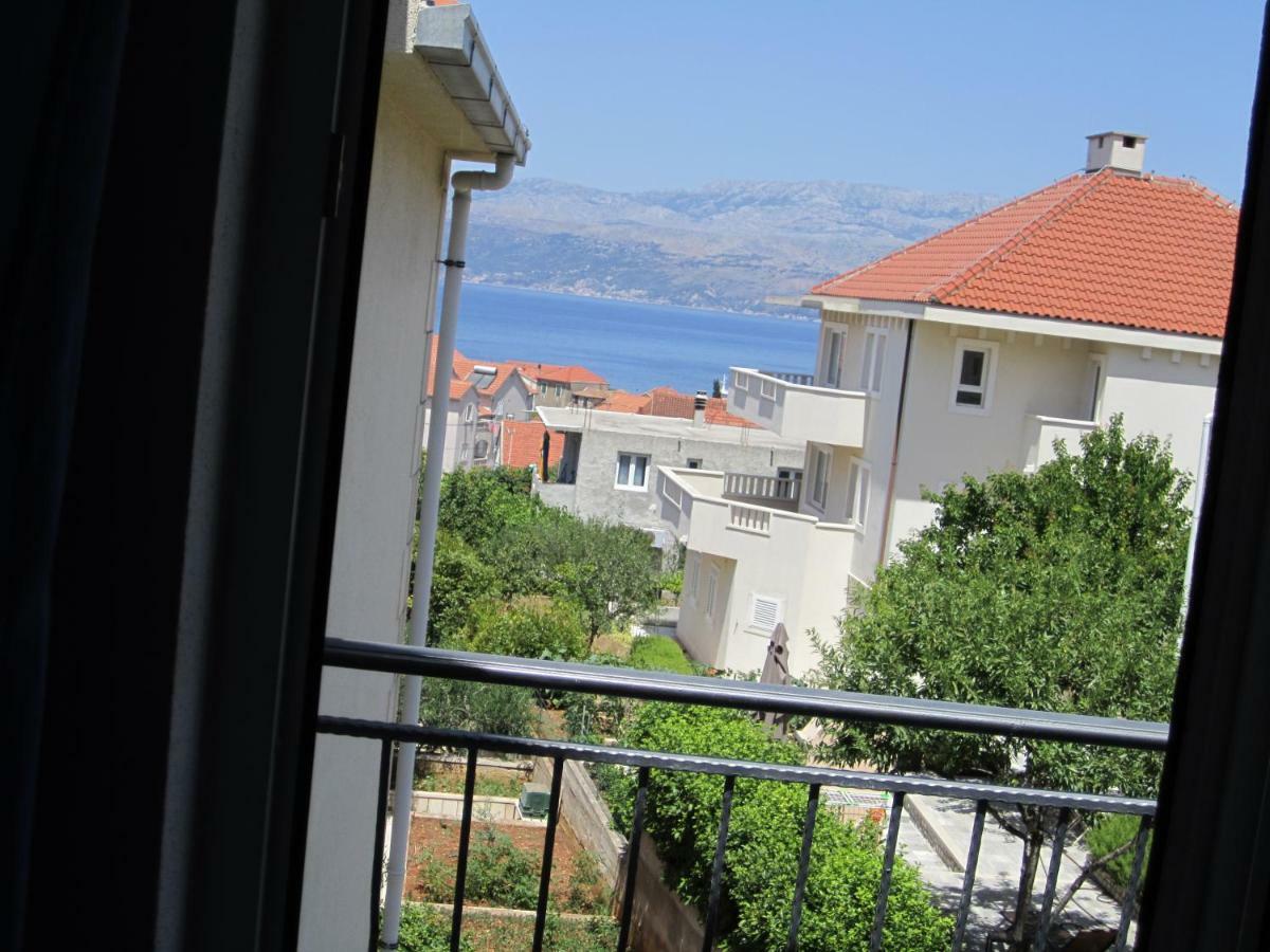 Nives B. Apartment Supetar Exterior foto