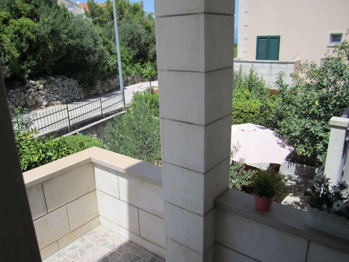 Nives B. Apartment Supetar Exterior foto